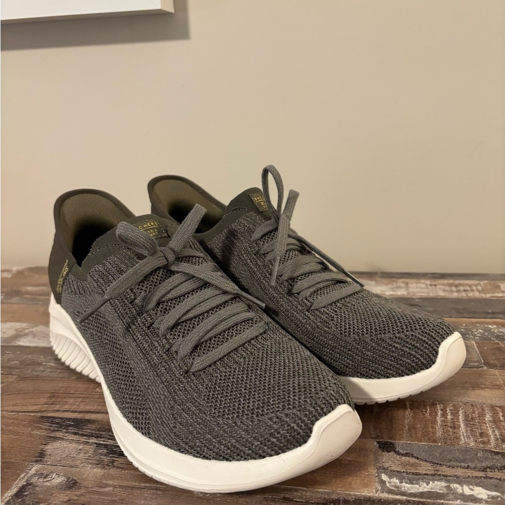 SKECHERS Martha Stewart - UltraFlex 3.0 - Day Light Hands Free Slip-Ins 11 New